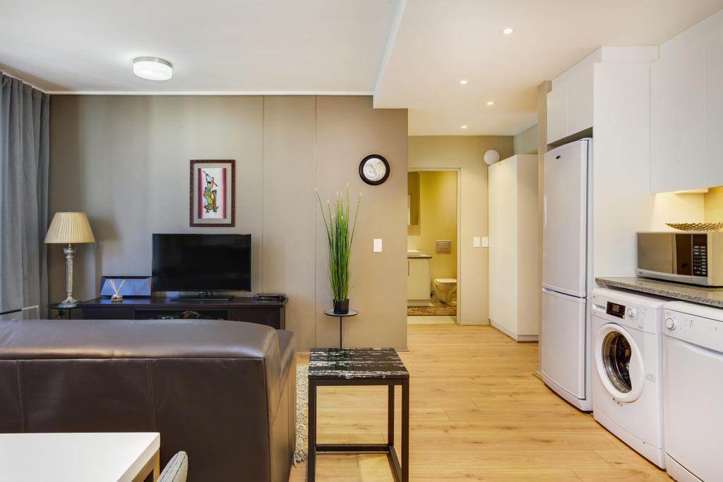The Odyssee 409 Cape Town Exterior foto