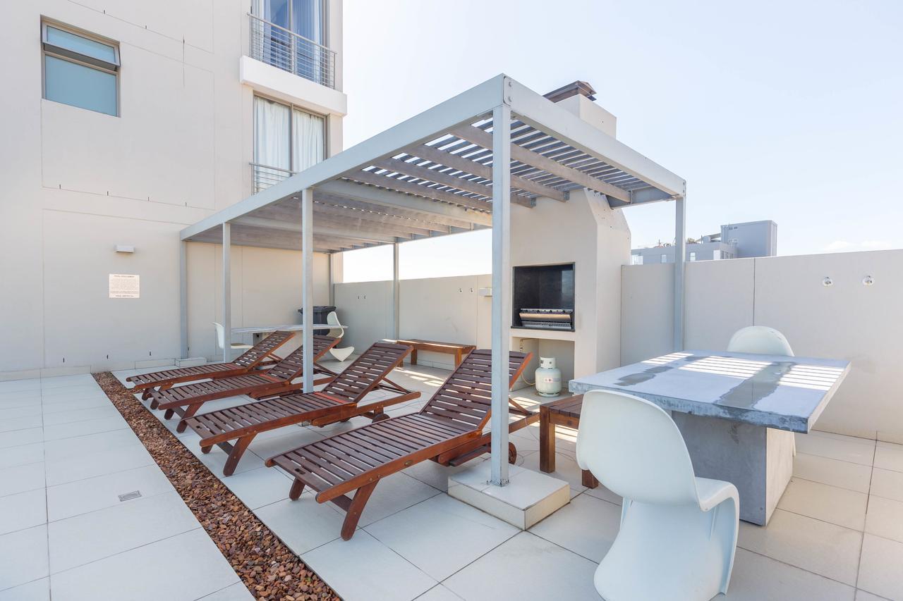 The Odyssee 409 Cape Town Exterior foto